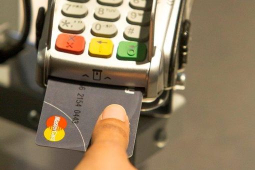 MasterCardの新しいセキュリティ、クレジットカード本体に指紋認証センサーを搭載!
