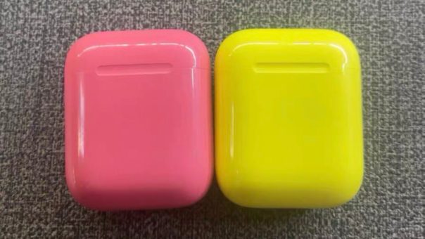 アップルがカラフルなAirPodsをテスト – 初代モデルのプロトタイプ画像が流出